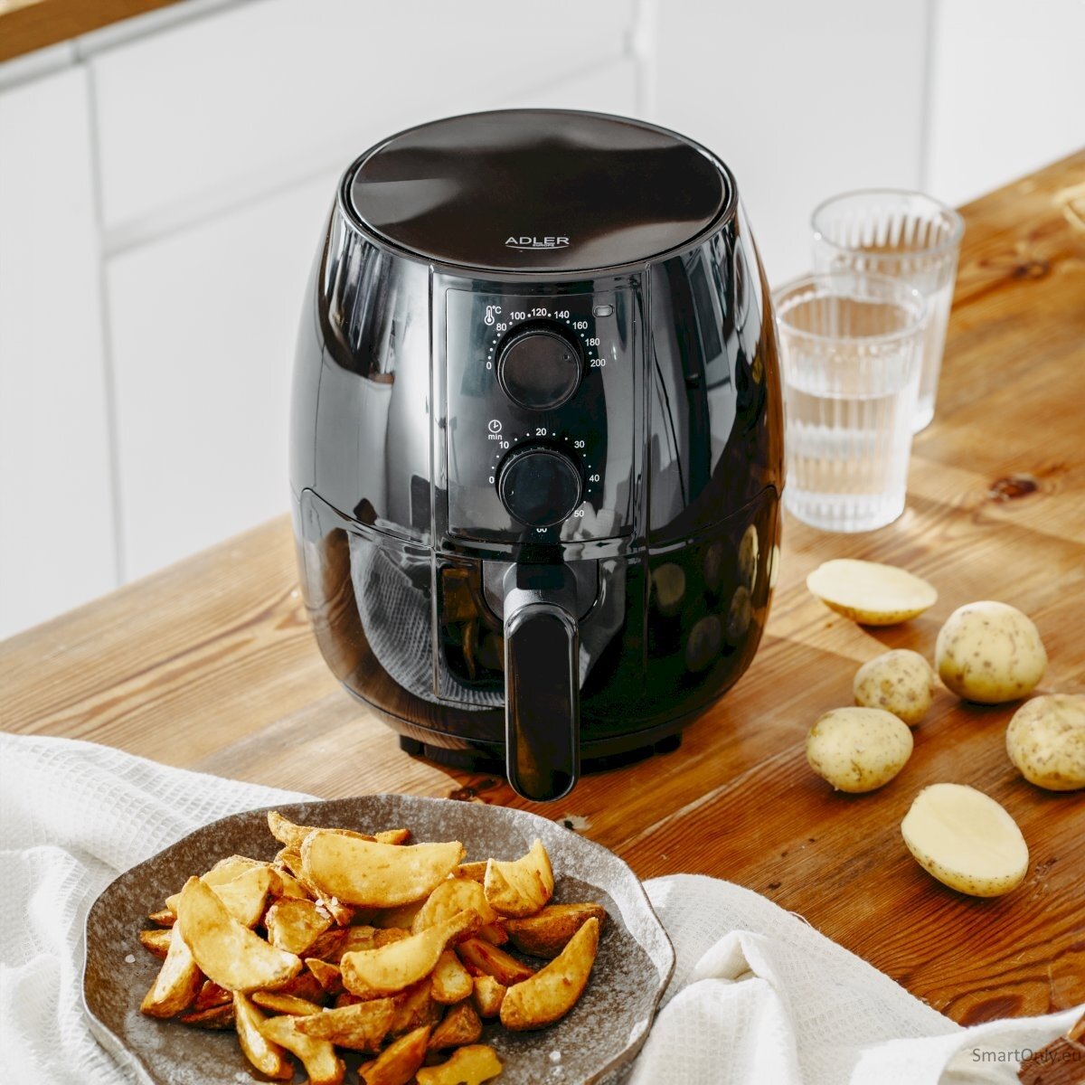 Adler Airfryer Oven | AD 6312 | Power 1600 W | Capacity 2.5 L | Convection | Black 9 Adler Airfryer Oven | AD 6312 | Power 1600 W | Capacity 2.5 L | Convection | Black 9