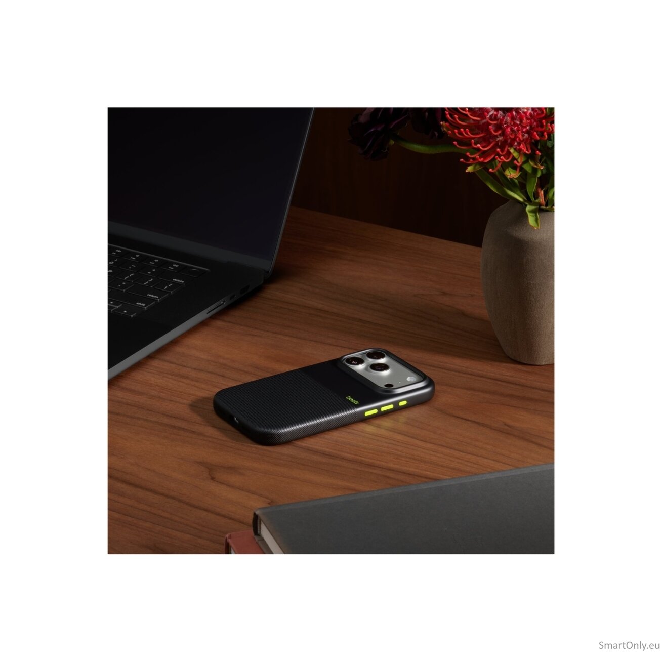 Apple iPhone 17 Pro Rugged Case with MagSafe and Camera Control – Everest Black | Apple 2