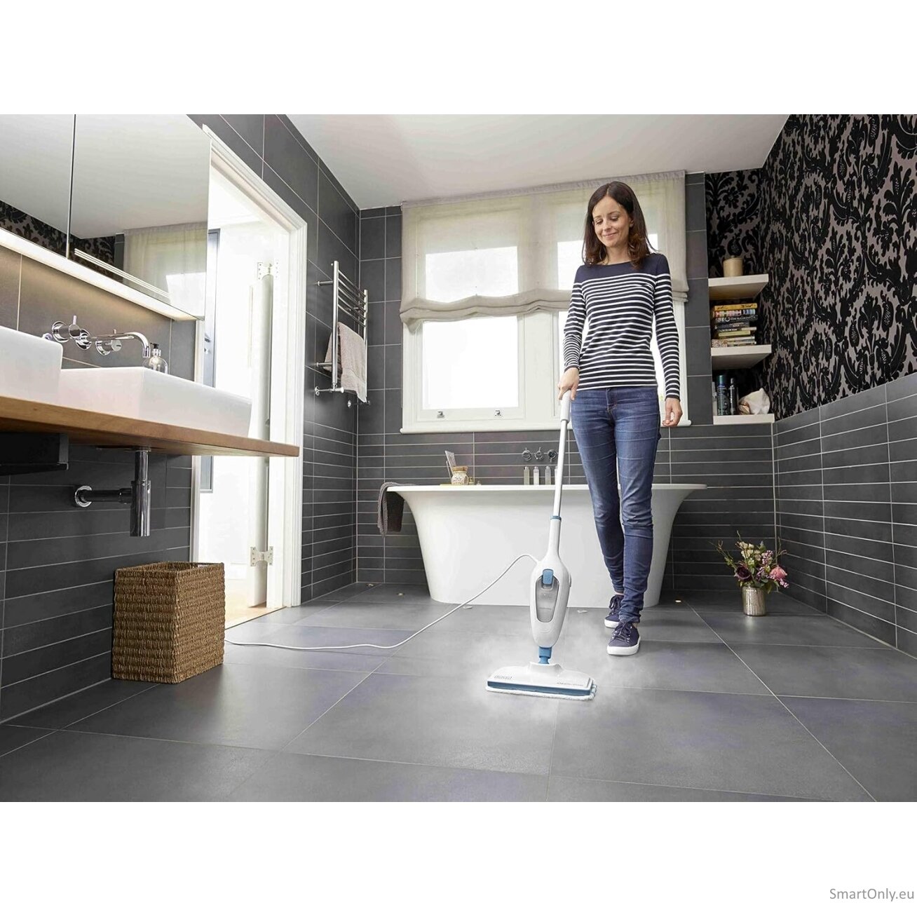 BLACK & DECKER Steam mop | FSM13E1-QS | Power 1300 W | Water tank capacity 0.38 L | White 4