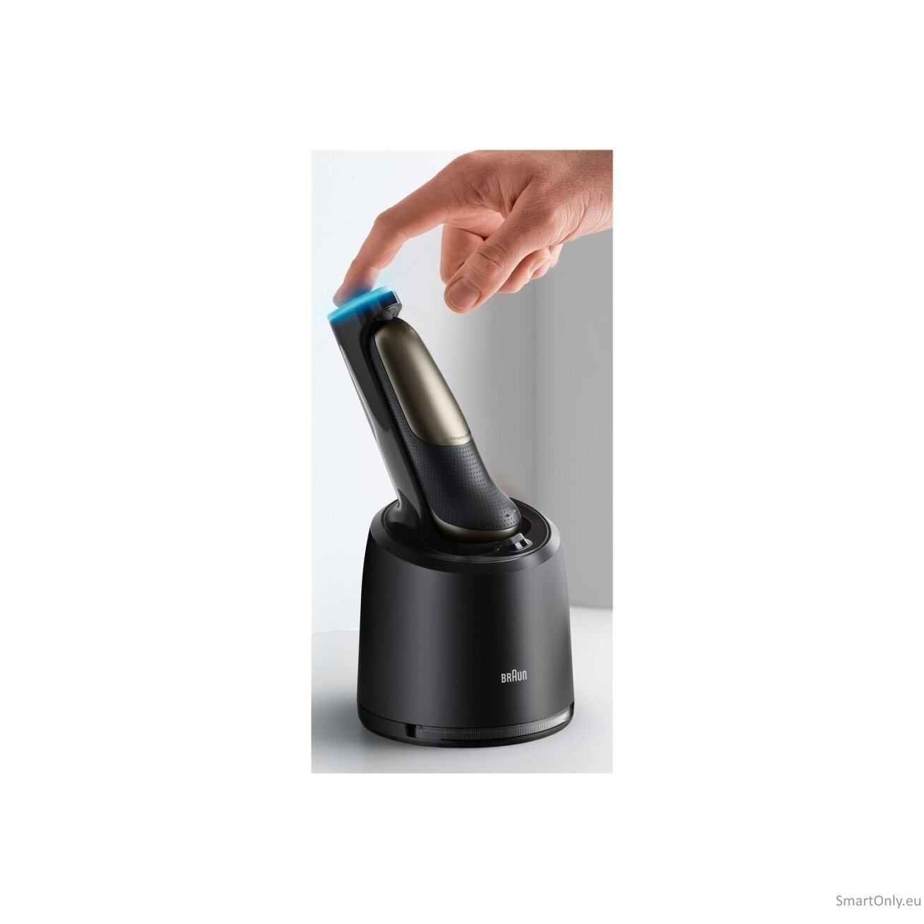 Braun 72-C7200cc Series 7 Shaver, Black/Gold | Braun 3