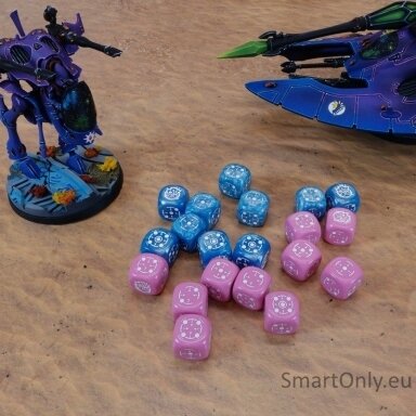 crosshairs-compact-d6-rpg-kauliuku-rinkinys-melynos-ir-rozines-sp-1
