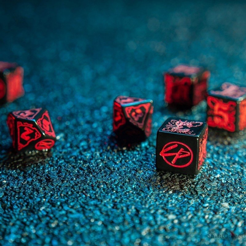 Cyberpunk RED Essential kauliukų rinkinys juodos ir raudonos spalvos 3