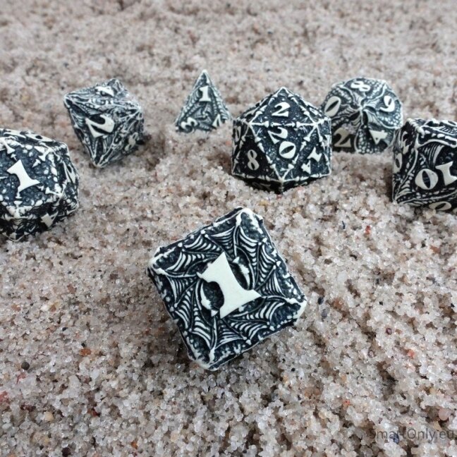 Dracopolis The Scandinavian Blackfang kauliukų rinkinys Q-WORKSHOP 3 Dracopolis The Scandinavian Blackfang kauliukų rinkinys Q-WORKSHOP 3