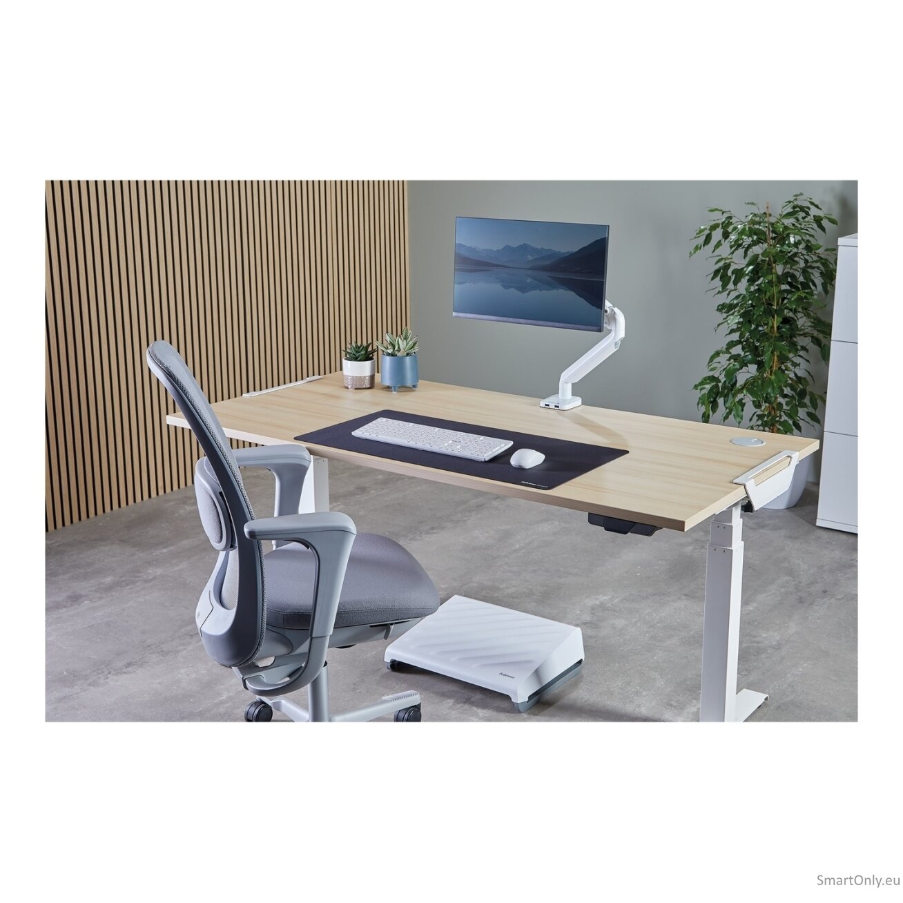 Fellowes Desk Mat | Breyta | 800 x 400 x 2.5 mm | Black 12 Fellowes Desk Mat | Breyta | 800 x 400 x 2.5 mm | Black 12