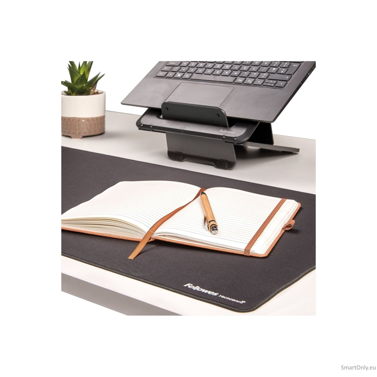 Fellowes Desk Mat | Breyta | 800 x 400 x 2.5 mm | Black 8 Fellowes Desk Mat | Breyta | 800 x 400 x 2.5 mm | Black 8