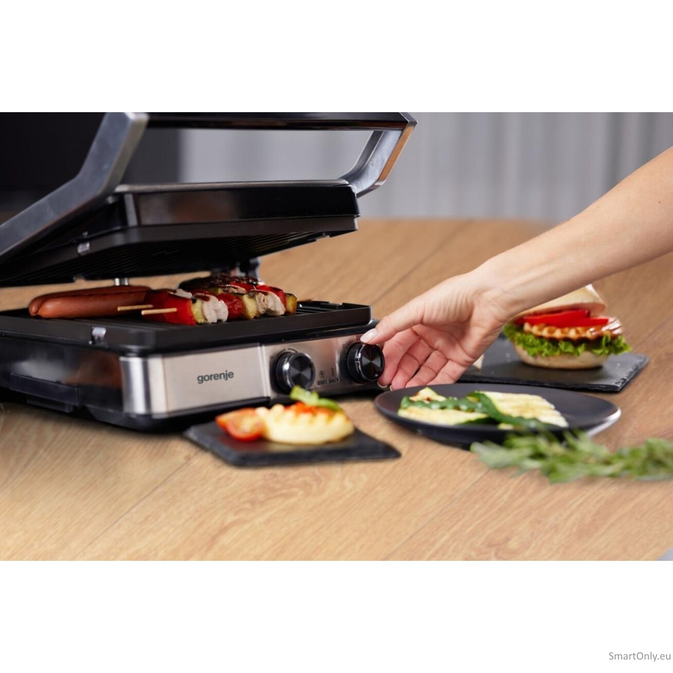 Gorenje Grill | GCG2000MT | 2000 W | Table | Black 3 Gorenje Grill | GCG2000MT | 2000 W | Table | Black 3