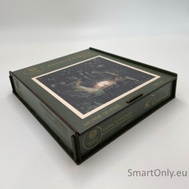 HANDMADE PUZZLE KARALIŲ PASAKA 300pcs size L (30.5 x 33.5 cm)