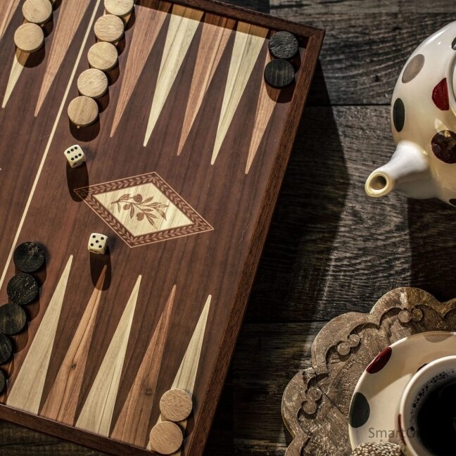 Klasikinio stiliaus 4in1 žaidimų rinkinys: šachmatai, nardai, ludo ir gyvatės (L dydis) Manopoulos 7 Klasikinio stiliaus 4in1 žaidimų rinkinys: šachmatai, nardai, ludo ir gyvatės (L dydis) Manopoulos 7