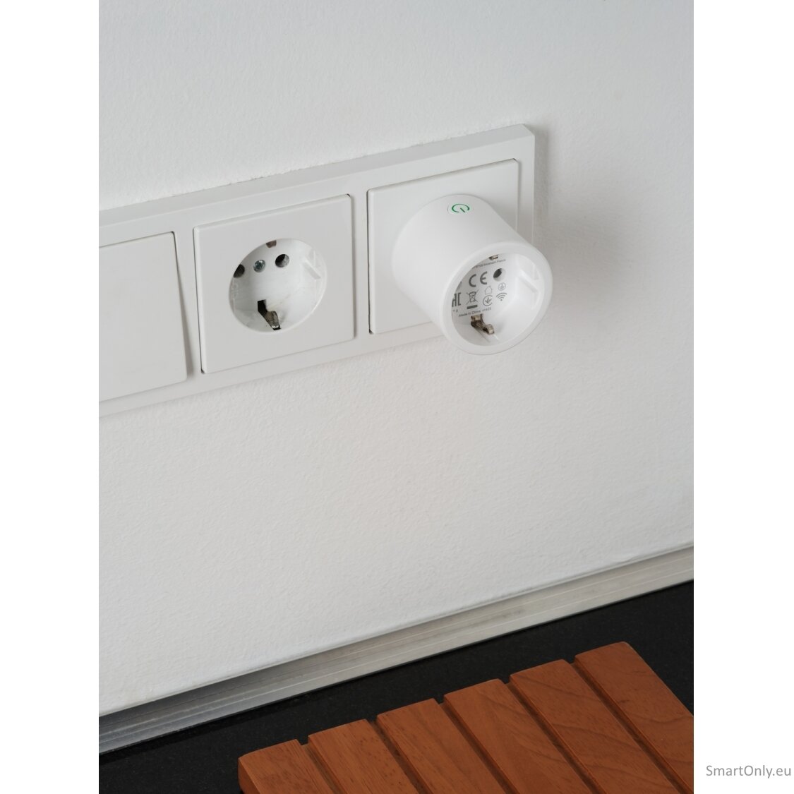 Osram SMART+ MATTER Plug EU White | White 2 Osram SMART+ MATTER Plug EU White | White 2