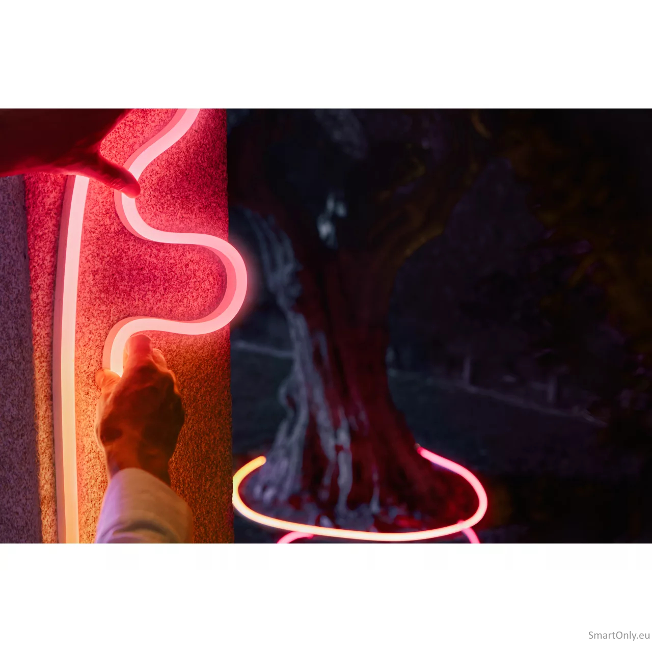 Philips Hue Neon Lightstrip for outdoor use, 10 m | 30 W | Bluetooth, Zigbee 6 Philips Hue Neon Lightstrip for outdoor use, 10 m | 30 W | Bluetooth, Zigbee 6