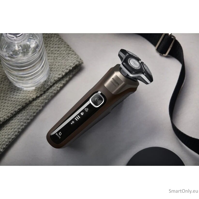 Philips Shaver | S5886/30 | Operating time (max) 60 min | Wet & Dry | Lithium-ion | Black 2 Philips Shaver | S5886/30 | Operating time (max) 60 min | Wet & Dry | Lithium-ion | Black 2