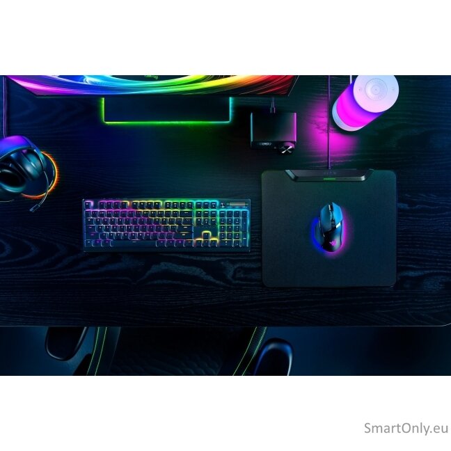 Razer | Wireless Charging Gaming Mouse Mat and Puck, Hard Edition | HyperFlux V2 Wireless Charging System | Gaming Mouse Mat | 360 x 311 mm | Black 3 Razer | Wireless Charging Gaming Mouse Mat and Puck, Hard Edition | HyperFlux V2 Wireless Charging System | Gaming Mouse Mat | 360 x 311 mm | Black 3