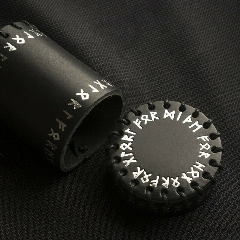 Runic Black Leather kauliukų puodelis 3 Runic Black Leather kauliukų puodelis 3