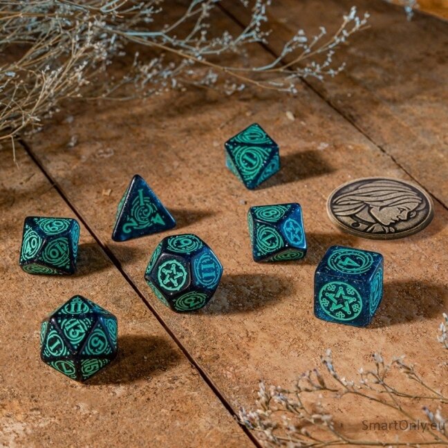 The Witcher Yennefer kauliukų rinkinys tamsiai mėlynos ir turkio spalvos 2 The Witcher Yennefer kauliukų rinkinys tamsiai mėlynos ir turkio spalvos 2