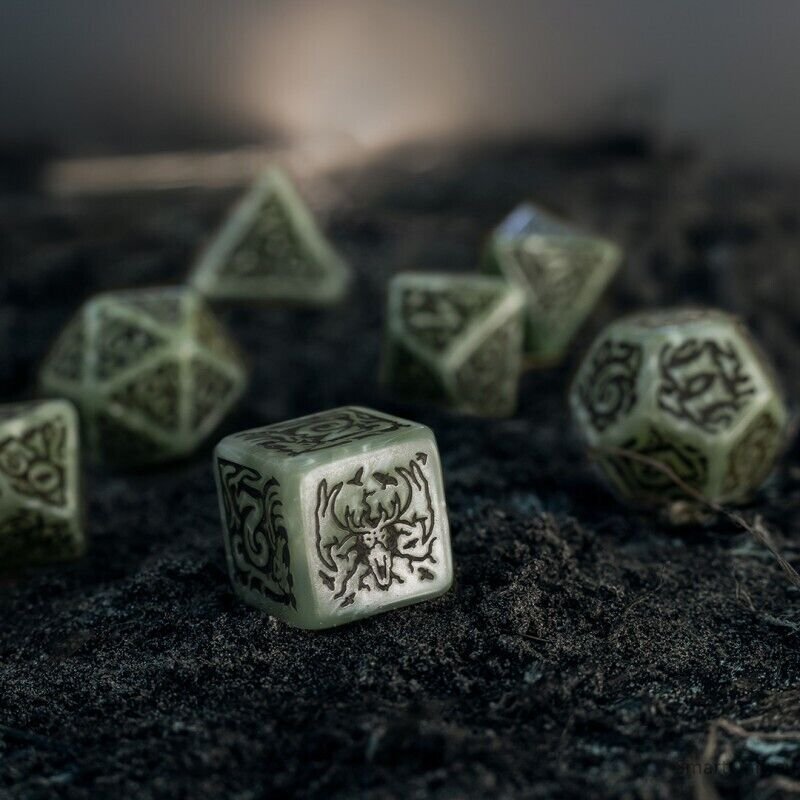 The Witcher Leshen - The Totem Builder kauliukų rinkinys Q-workshop 5 The Witcher Leshen - The Totem Builder kauliukų rinkinys Q-workshop 5